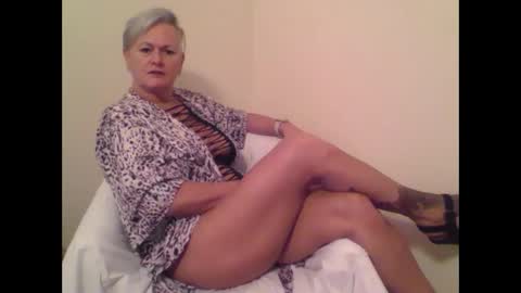 Snapshot of sexyalliekay chatting on January 1, 2025, 8:26 pm Sexy GILF Allie Kay online show from January 1, 2025, 8:26 pm