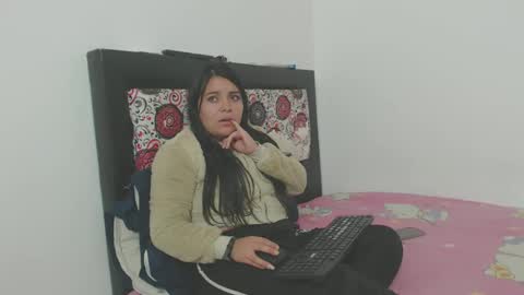 Snapshot of sexyandhorny2024 chatting on December 27, 2024, 5:31 am sexyandhorny2024 online show from December 27, 2024, 5:31 am