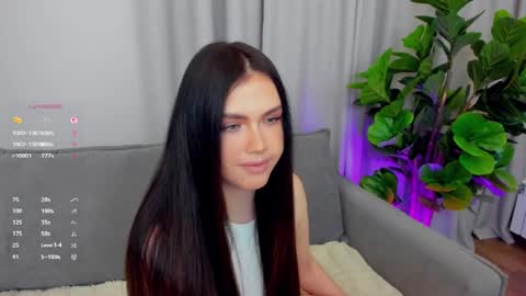 Snapshot of sexyangeloux chatting on April 4, 2026, 10:18 pm Lou online show from April 4, 2026, 10:18 pm