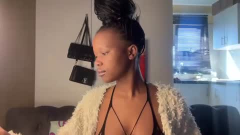 sexyasszeeee online show from May 13, 2026, 8:34 am