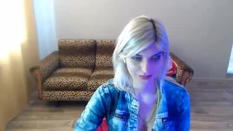 sexybeatriice online show from February 28, 2025, 10:41 am