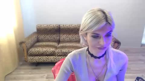 sexybeatriice online show from November 26, 2025, 7:31 am