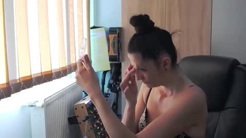 Snapshot of sexybeeaa chatting on May 26, 2026, 7:37 am SexyBea online show from May 26, 2026, 7:37 am