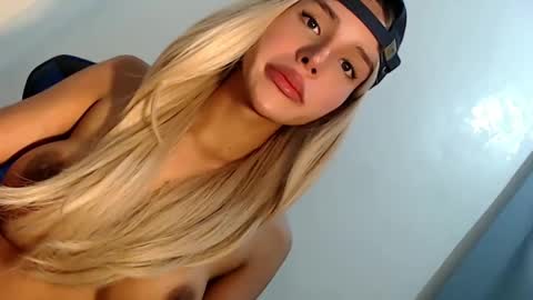 Seraphina Blaze online show from February 18, 2025, 11:00 am