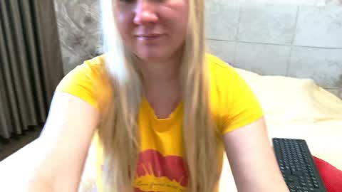 Snapshot of sexyblondebush chatting on April 6, 2026, 4:46 am Lana online show from April 6, 2026, 4:46 am