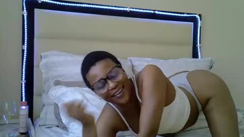 sexyboobs16 online show from November 20, 2025, 9:53 am