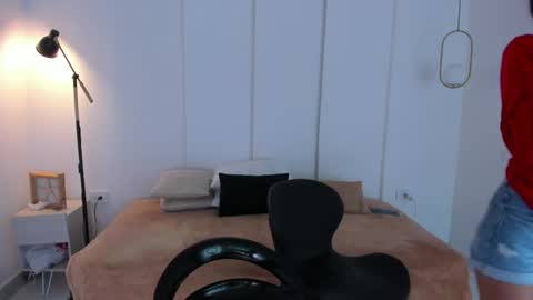 chanell and yina online show from January 16, 2025, 12:31 pm