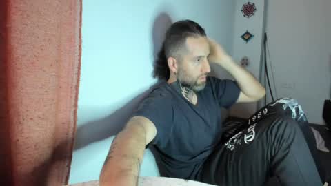 Snapshot of sexycolombian2022 chatting on January 1, 2025, 12:33 pm Antonioylola online show from January 1, 2025, 12:33 pm