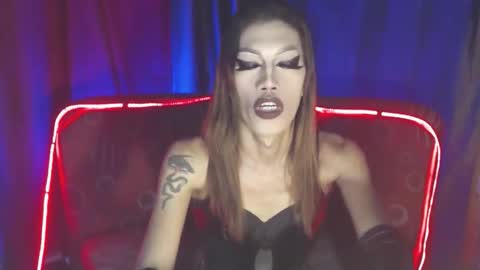 Snapshot of sexydevine_34 chatting on February 23, 2026, 10:07 pm Devine online show from February 23, 2026, 10:07 pm