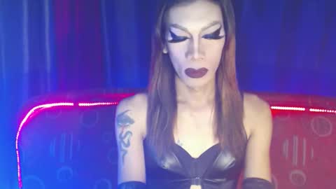 Snapshot of sexydevine_34 chatting on February 26, 2026, 7:46 pm Devine online show from February 26, 2026, 7:46 pm