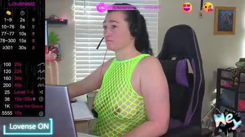 Snapshot of sexydistraction1 chatting on December 20, 2024, 6:56 pm  SexyDistraction  online show from December 20, 2024, 6:56 pm