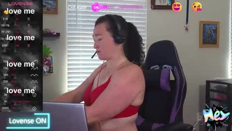 Snapshot of sexydistraction1 chatting on March 11, 2025, 5:57 pm  SexyDistraction  online show from March 11, 2025, 5:57 pm