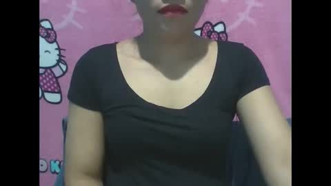 Snapshot of sexyhotmom_25 chatting on January 10, 2026, 3:36 pm rose online show from January 10, 2026, 3:36 pm