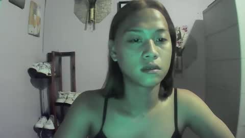 Snapshot of sexyhotrachelle chatting on December 10, 2024, 5:17 am Rachelle online show from December 10, 2024, 5:17 am