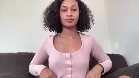 Snapshot of sexyjenny999 chatting on January 15, 2026, 5:27 pm Jenny online show from January 15, 2026, 5:27 pm