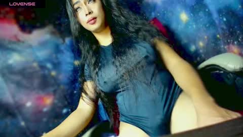 April online show from November 21, 2025, 10:41 pm