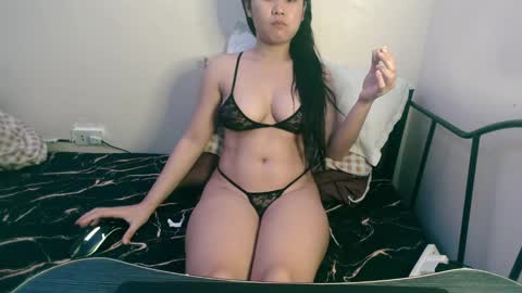 Snapshot of sexylove212002 chatting on December 2, 2024, 10:34 pm Lily online show from December 2, 2024, 10:34 pm