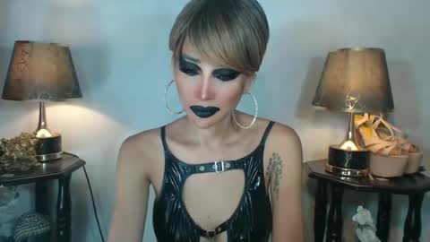 Snapshot of sexylusty2258 chatting on October 10, 2025, 5:28 am Queen Sofia online show from October 10, 2025, 5:28 am