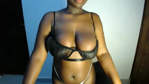 Snapshot of sexymelaninn chatting on March 7, 2025, 9:18 am Sexy Melanin online show from March 7, 2025, 9:18 am