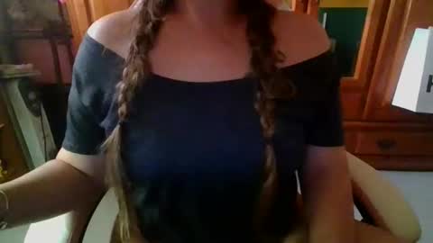 Snapshot of sexymisss24 chatting on October 6, 2025, 11:40 am sexymisss24 online show from October 6, 2025, 11:40 am