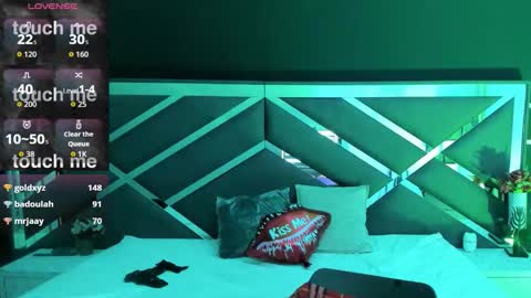 N A F online show from October 12, 2025, 8:13 am