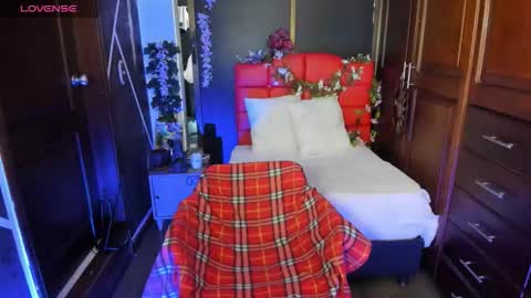 N A F online show from December 1, 2025, 6:57 pm