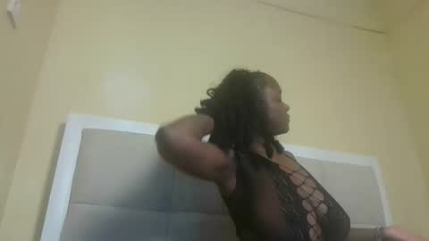 Snapshot of sexynina25 chatting on September 19, 2025, 6:37 am nina online show from September 19, 2025, 6:37 am