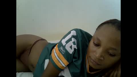 Snapshot of sexypetite4 chatting on September 24, 2025, 7:12 am SHARON online show from September 24, 2025, 7:12 am