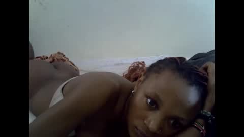 Snapshot of sexypetite4 chatting on September 30, 2025, 9:58 am SHARON online show from September 30, 2025, 9:58 am