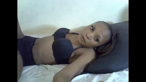 Snapshot of sexypetite4 chatting on October 11, 2025, 8:35 am SHARON online show from October 11, 2025, 8:35 am