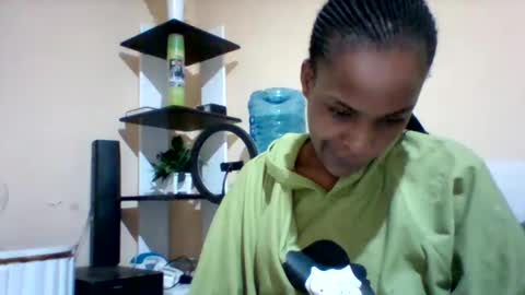 Snapshot of sexyqueen3457132 chatting on September 21, 2025, 10:00 pm DOVY ACHIENG online show from September 21, 2025, 10:00 pm