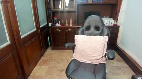 R A C H E L online show from October 27, 2025, 12:20 pm