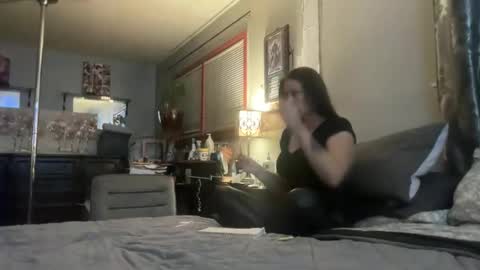 Snapshot of sexyred77713 chatting on December 22, 2025, 1:35 am sexyred77713 online show from December 22, 2025, 1:35 am