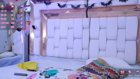 Kendall online show from October 13, 2025, 12:27 pm