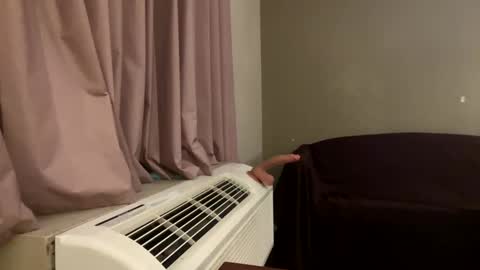 Smooth bi guy online show from October 1, 2025, 9:04 am