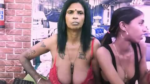 sexyva4u2luv online show from November 11, 2025, 8:58 am