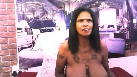 sexyva4u2luv online show from November 13, 2025, 11:58 pm