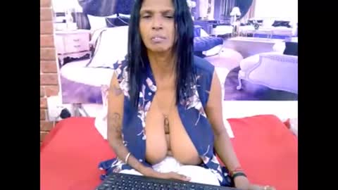 Snapshot of sexyva4u2luv chatting on April 13, 2026, 5:57 am sexyva4u2luv online show from April 13, 2026, 5:57 am