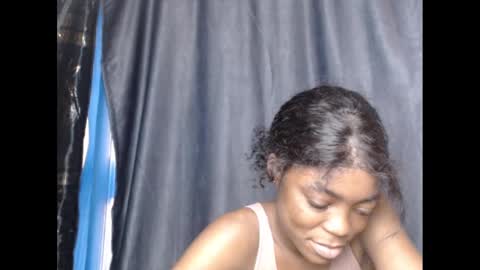 Snapshot of sexyxbunnyxx chatting on December 4, 2024, 4:49 pm Blue online show from December 4, 2024, 4:49 pm