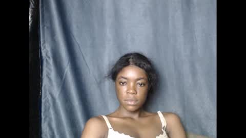Snapshot of sexyxbunnyxx chatting on December 7, 2024, 5:20 pm Blue online show from December 7, 2024, 5:20 pm