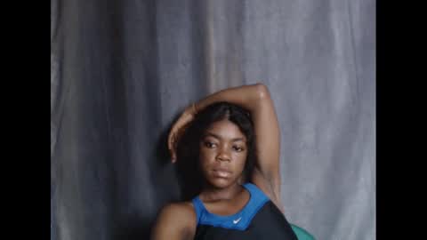 Snapshot of sexyxbunnyxx chatting on December 8, 2024, 12:41 pm Blue online show from December 8, 2024, 12:41 pm