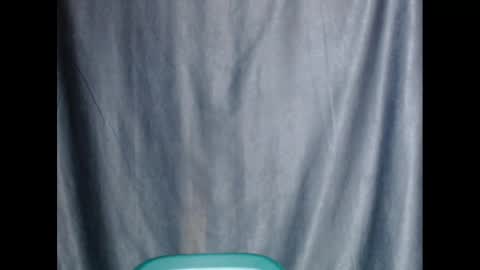 Snapshot of sexyxbunnyxx chatting on December 9, 2024, 7:17 am Blue online show from December 9, 2024, 7:17 am