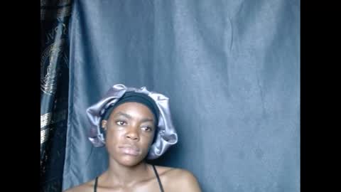 Snapshot of sexyxbunnyxx chatting on December 15, 2024, 5:31 pm Blue online show from December 15, 2024, 5:31 pm
