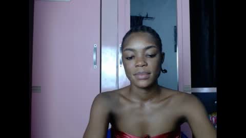 Snapshot of sexyxbunnyxx chatting on January 17, 2025, 9:17 pm Blue online show from January 17, 2025, 9:17 pm