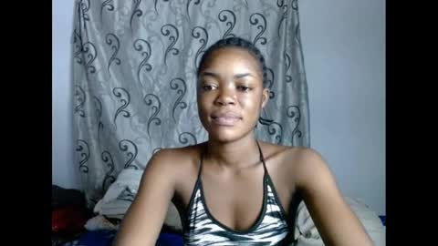 Snapshot of sexyxbunnyxx chatting on January 30, 2025, 11:02 pm Blue online show from January 30, 2025, 11:02 pm