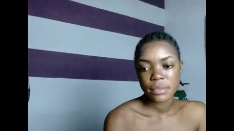 Snapshot of sexyxbunnyxx chatting on January 31, 2025, 8:33 pm Blue online show from January 31, 2025, 8:33 pm