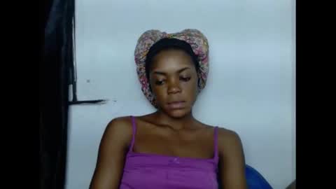 Snapshot of sexyxbunnyxx chatting on February 2, 2025, 7:14 pm Blue online show from February 2, 2025, 7:14 pm