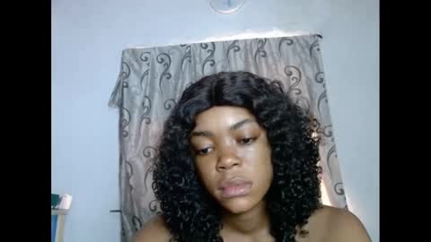 Snapshot of sexyxbunnyxx chatting on February 7, 2025, 7:50 am Blue online show from February 7, 2025, 7:50 am