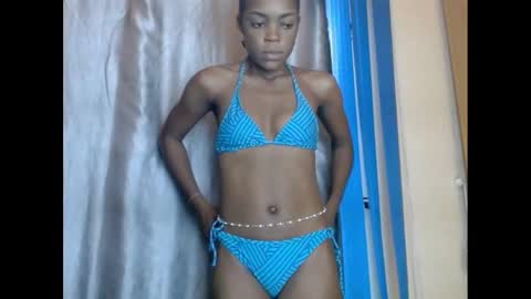 Snapshot of sexyxbunnyxx chatting on February 16, 2025, 10:43 am Blue online show from February 16, 2025, 10:43 am