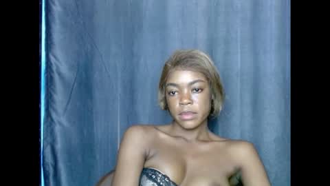 Snapshot of sexyxbunnyxx chatting on February 23, 2025, 10:39 am Blue online show from February 23, 2025, 10:39 am